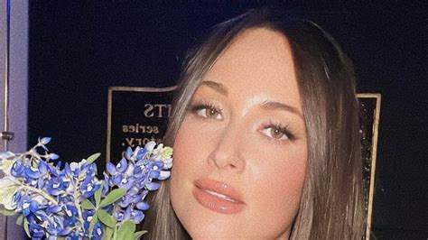 Kacey Musgraves just shared a fully nude mirror selfie